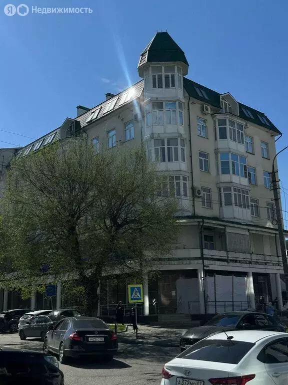 4-комнатная квартира: Нальчик, улица Пушкина, 33 (163 м) - Фото 0