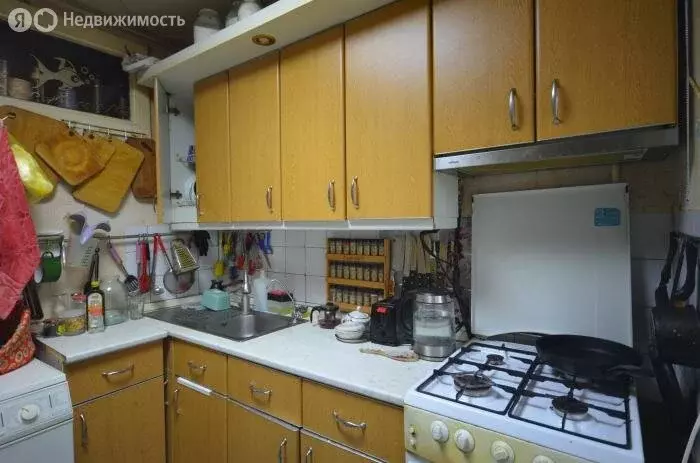 3-комнатная квартира: Евпатория, улица 60 лет ВЛКСМ, 16 (57.3 м) - Фото 1