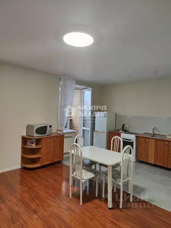 2-к кв. Омская область, Омск ул. 13-я Линия, 37к6 (63.0 м) - Фото 2