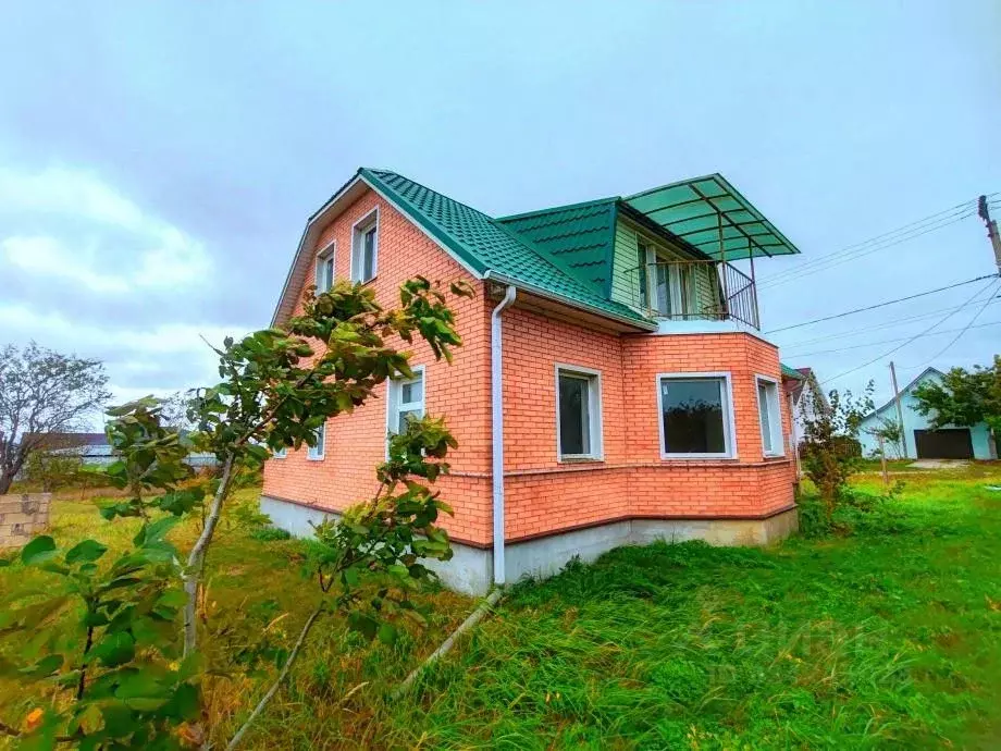 Дом в Краснодарский край, Темрюкский район, Ахтанизовское с/пос, пос. ... - Фото 1