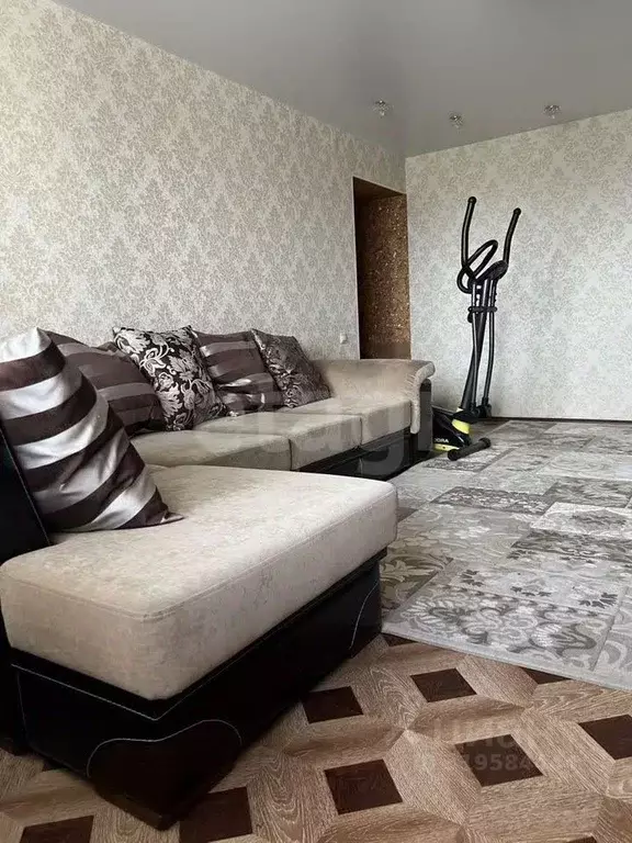 2-к кв. Тюменская область, Тюмень Магаданская ул., 5 (89.9 м) - Фото 0