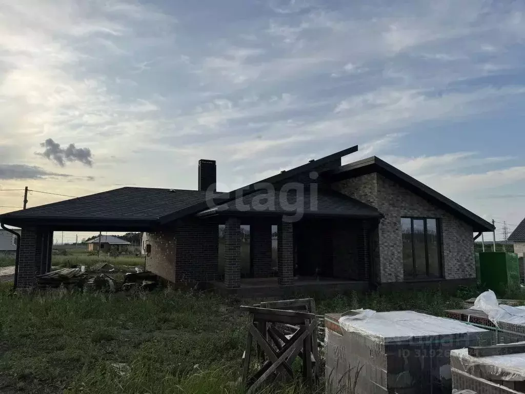 Дом в Белгородская область, Белгородский район, с. Стрелецкое ул. ... - Фото 0