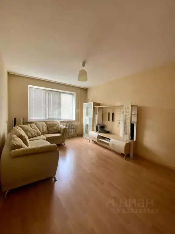 3-к кв. Оренбургская область, Оренбург просп. Гагарина, 41/2 (62.8 м) - Фото 1