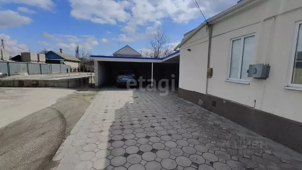 Дом в Карачаево-Черкесия, Черкесск  (100 м) - Фото 0