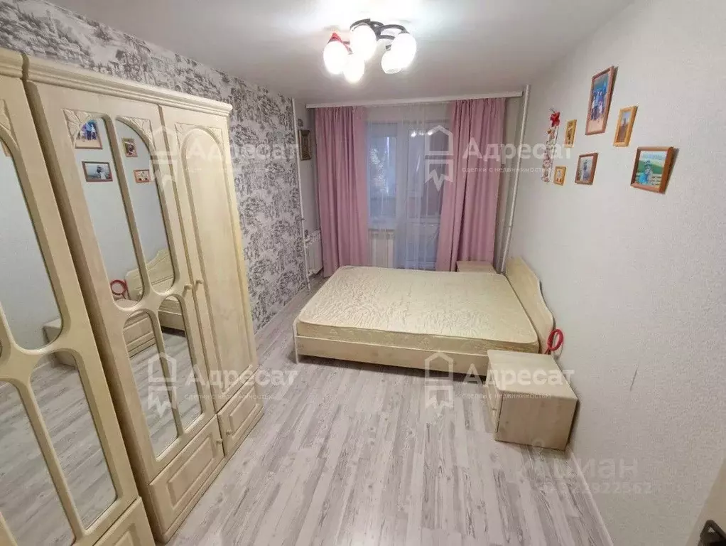 3-к кв. Волгоградская область, Волгоград ул. Милиционера Буханцева, 48 ... - Фото 0