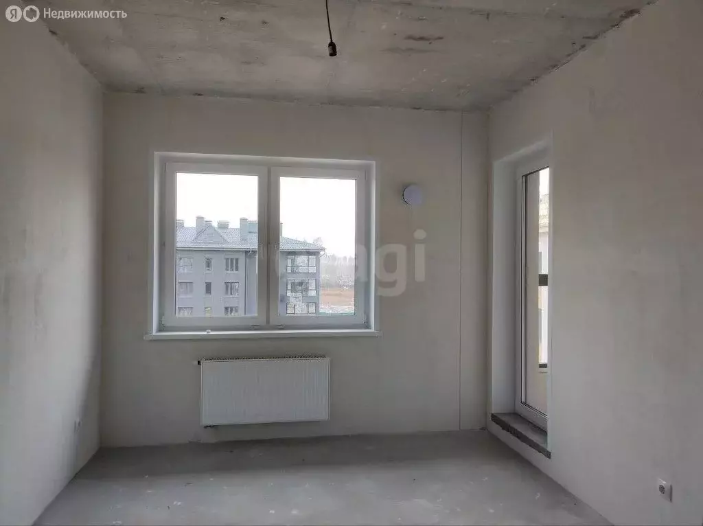 2-комнатная квартира: Тюмень, улица Игоря Комиссарова, 12 (56.9 м) - Фото 2