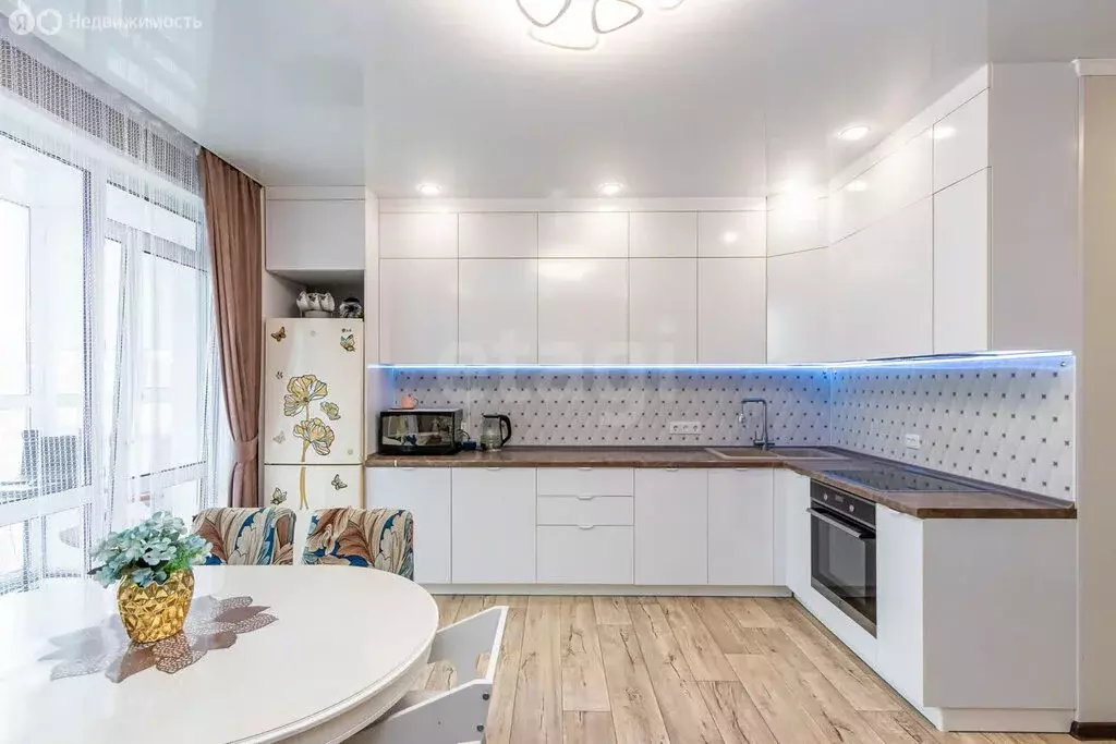 2-комнатная квартира: Тюмень, Обдорская улица, 1к1 (60 м) - Фото 1