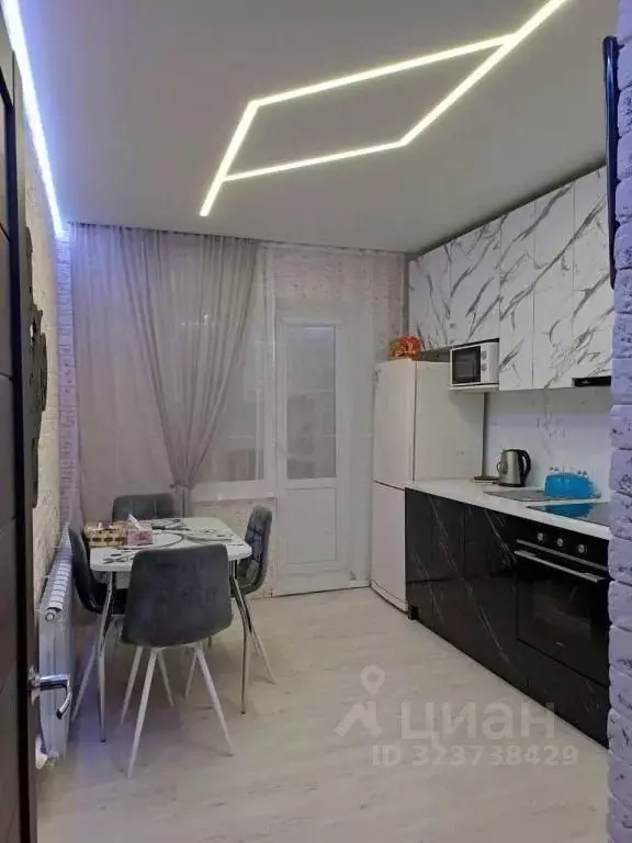 2-к кв. Магаданская область, Магадан Октябрьская ул., 9 (60.0 м) - Фото 1