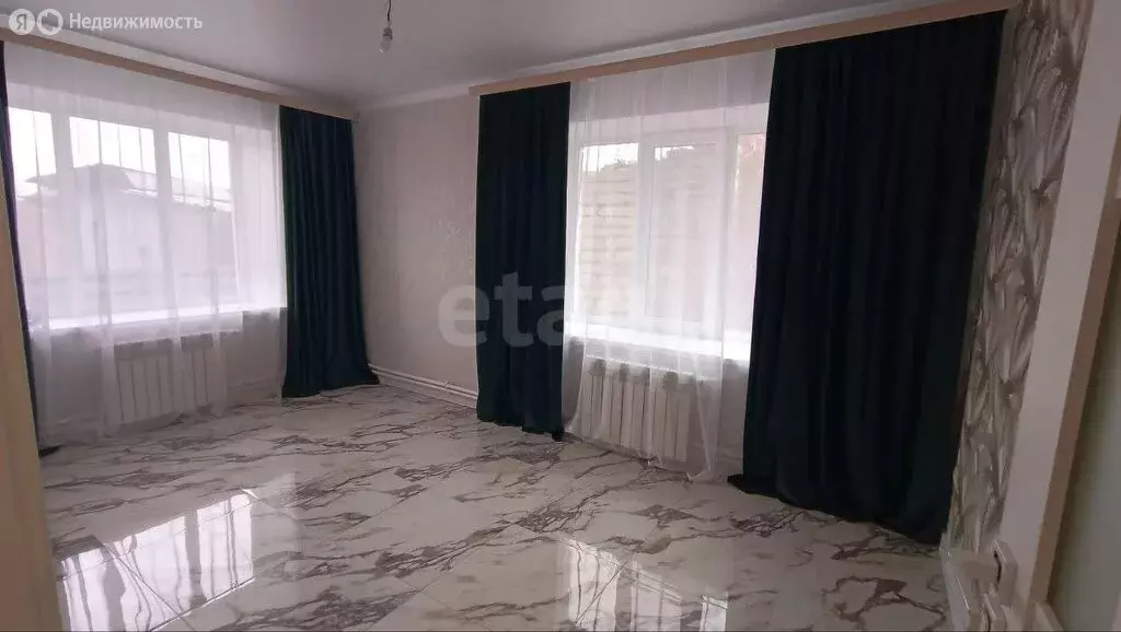 3-комнатная квартира: Доброе, Октябрьская улица, 19 (60 м) - Фото 1