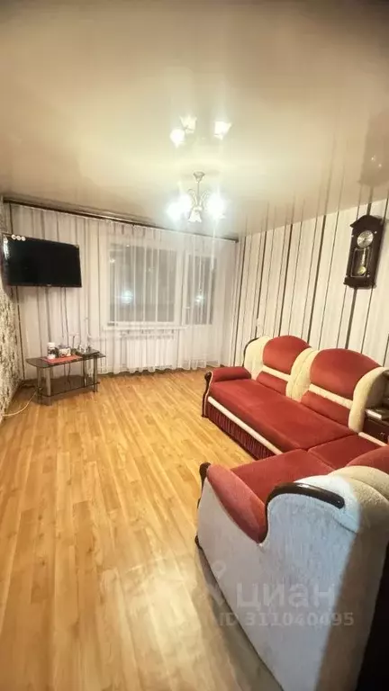 3-к кв. Чувашия, Новочебоксарск ул. 10-й Пятилетки, 35 (60.0 м) - Фото 0