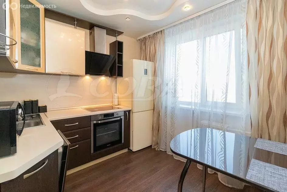 2-комнатная квартира: Тюмень, улица Свободы, 84 (50.1 м) - Фото 1