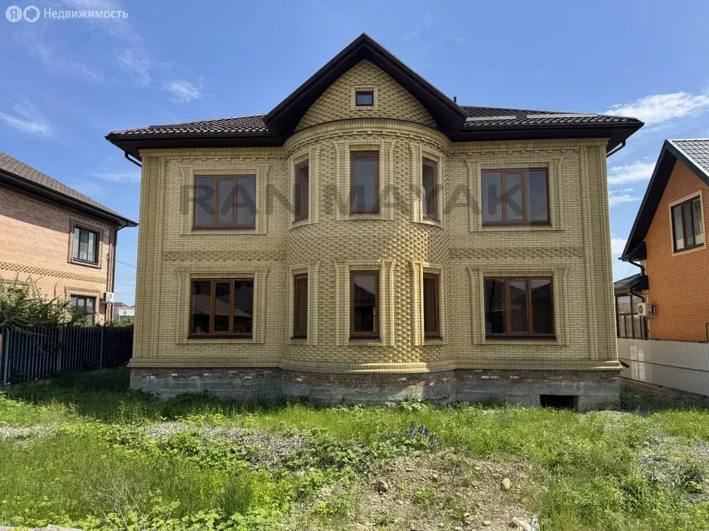 Дом в посёлок Западный, улица Героев Отечества (307.4 м) - Фото 0