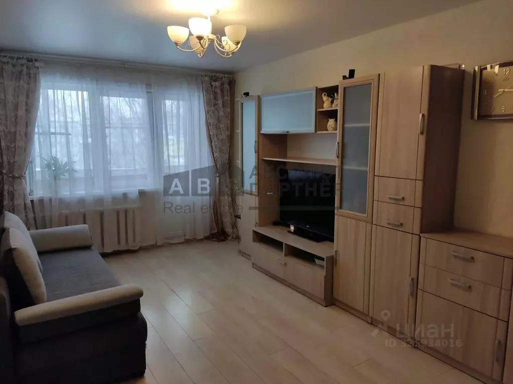 3-к кв. Новгородская область, Великий Новгород Октябрьская ул., 4к2 ... - Фото 1