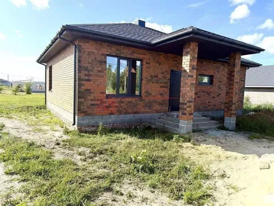 Дом в Белгородская область, Старооскольский городской округ, с. ... - Фото 0