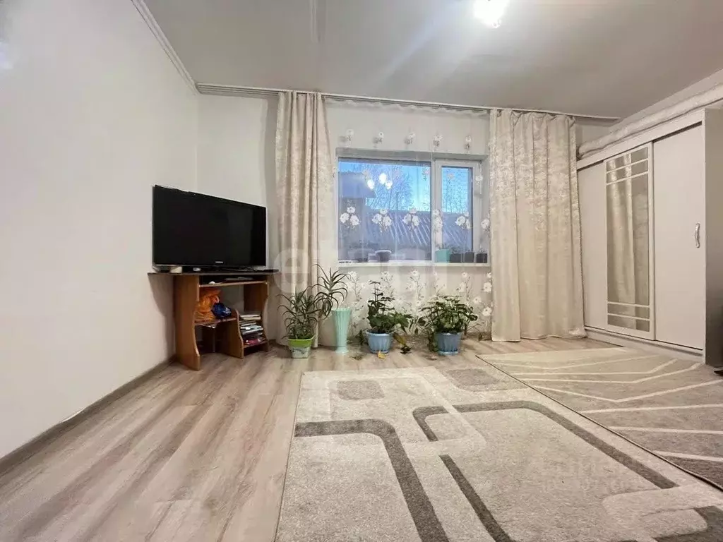 Дом в Алтай, Горно-Алтайск ул. Суремея, 15 (50 м) - Фото 1
