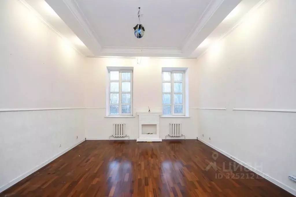 4-к кв. Омская область, Омск Спартаковская ул., 9 (112.0 м) - Фото 0