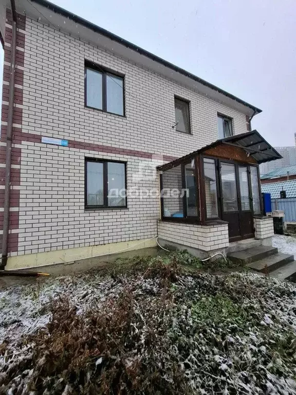 Дом в Свердловская область, Екатеринбург ул. Лоцмановых, 116 (180 м) - Фото 1