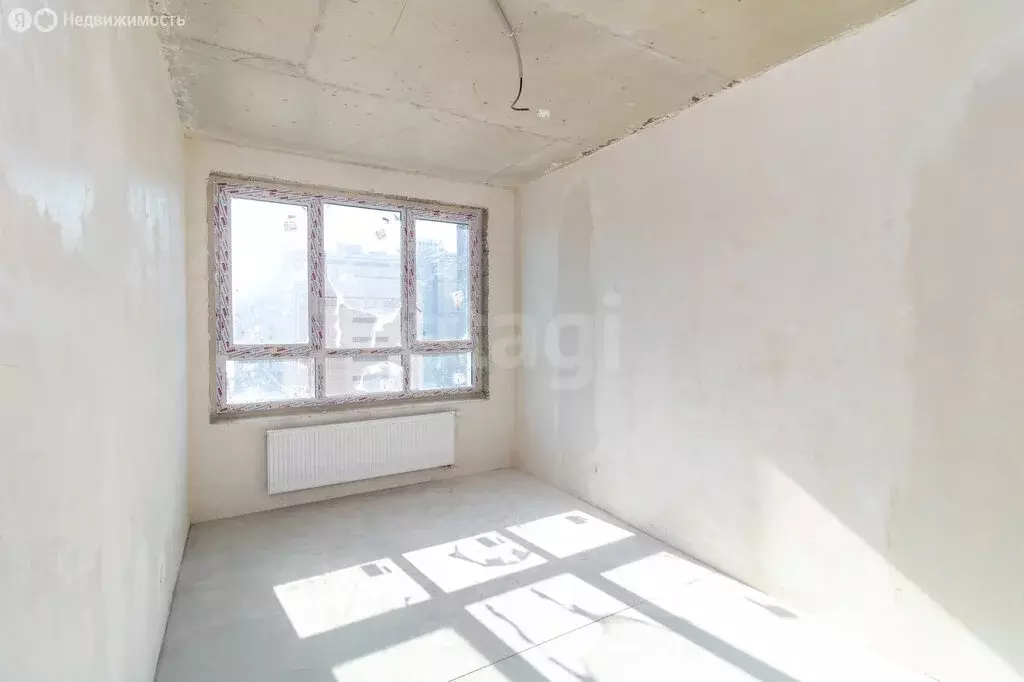 2-комнатная квартира: Тюмень, улица Братьев Бондаревых, 5 (61.2 м) - Фото 2