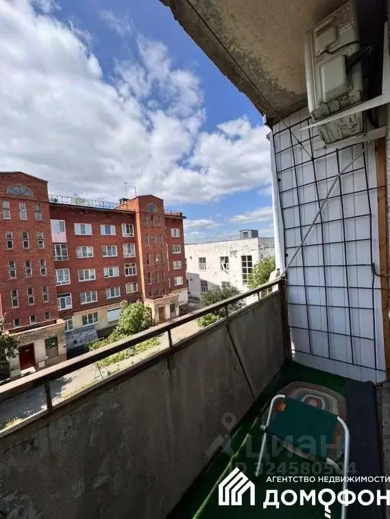 1-к кв. Омская область, Омск ул. 7-я Линия, 180 (45.9 м) - Фото 1