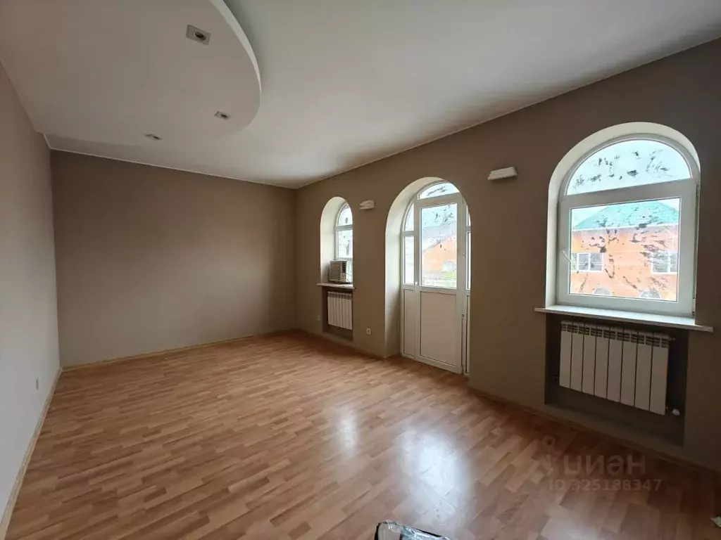 Дом в Краснодарский край, Краснодар ул. Дементия Красюка, 17 (320 м) - Фото 0