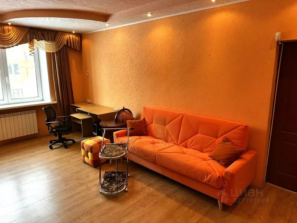 3-к кв. Свердловская область, Нижний Тагил ул. Кутузова, 5 (82.5 м) - Фото 1