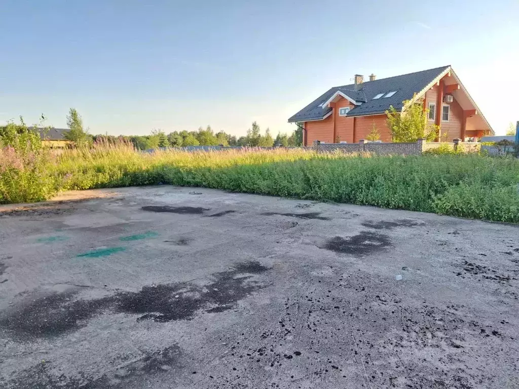 Участок в Ленинградская область, Приозерский район, Красноозерное ... - Фото 0