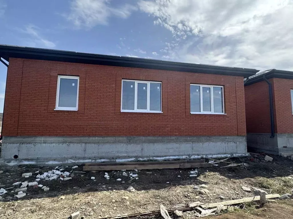 Дом в Адыгея, Майкоп ул. Цуга Теучежа, 39 (120 м) - Фото 1