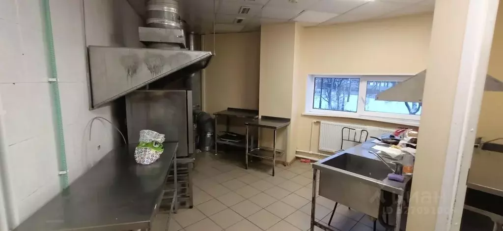 Помещение свободного назначения в Санкт-Петербург наб. Гребного ... - Фото 1