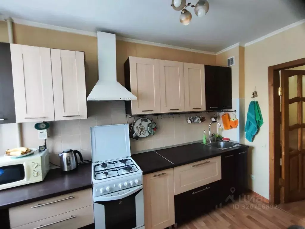 2-к кв. Омская область, Омск ул. Красный Путь, 82А (57.3 м) - Фото 1