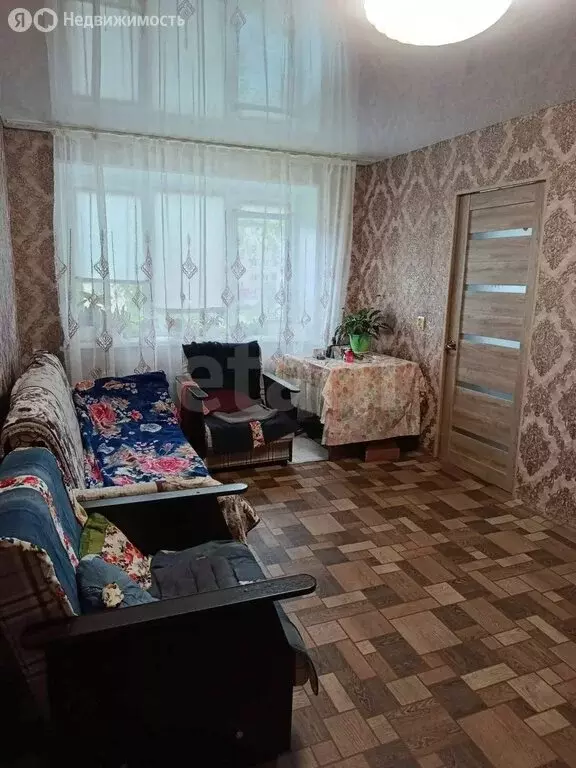 4-комнатная квартира: Бакал, улица Пугачёва, 2 (62 м) - Фото 1