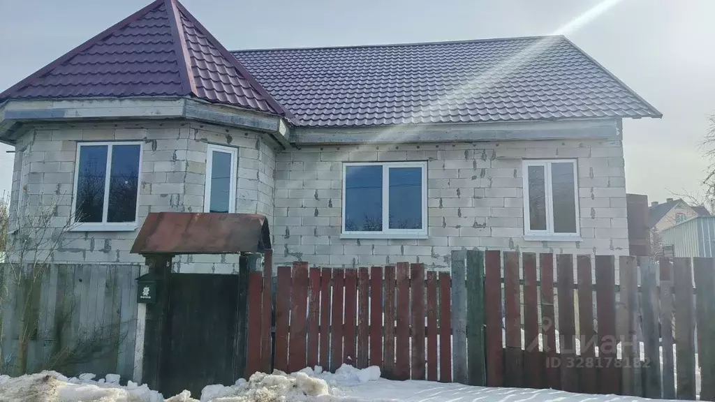 Дом в Калужская область, Малоярославецкий муниципальный округ, с. ... - Фото 1