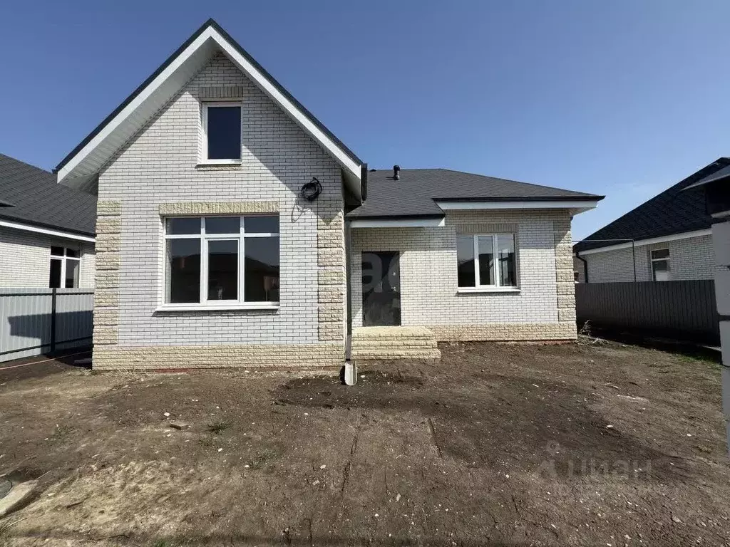 Дом в Ростовская область, Неклиновский район, Новобессергеневское ... - Фото 1