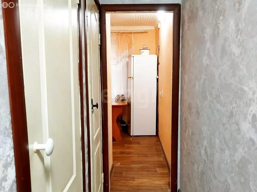 2-комнатная квартира: посёлок Большевик, улица Ленина, 20 (44 м) - Фото 2