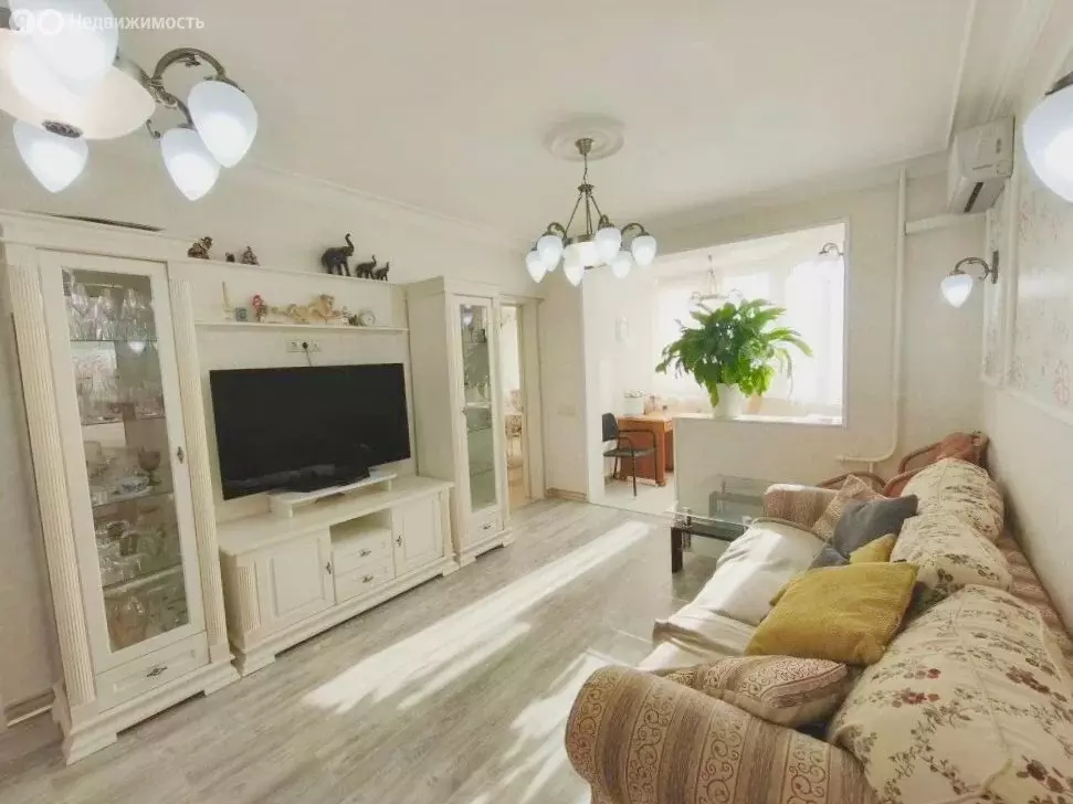 3-комнатная квартира: село Немчиновка, улица Связистов, 2 (78 м) - Фото 1