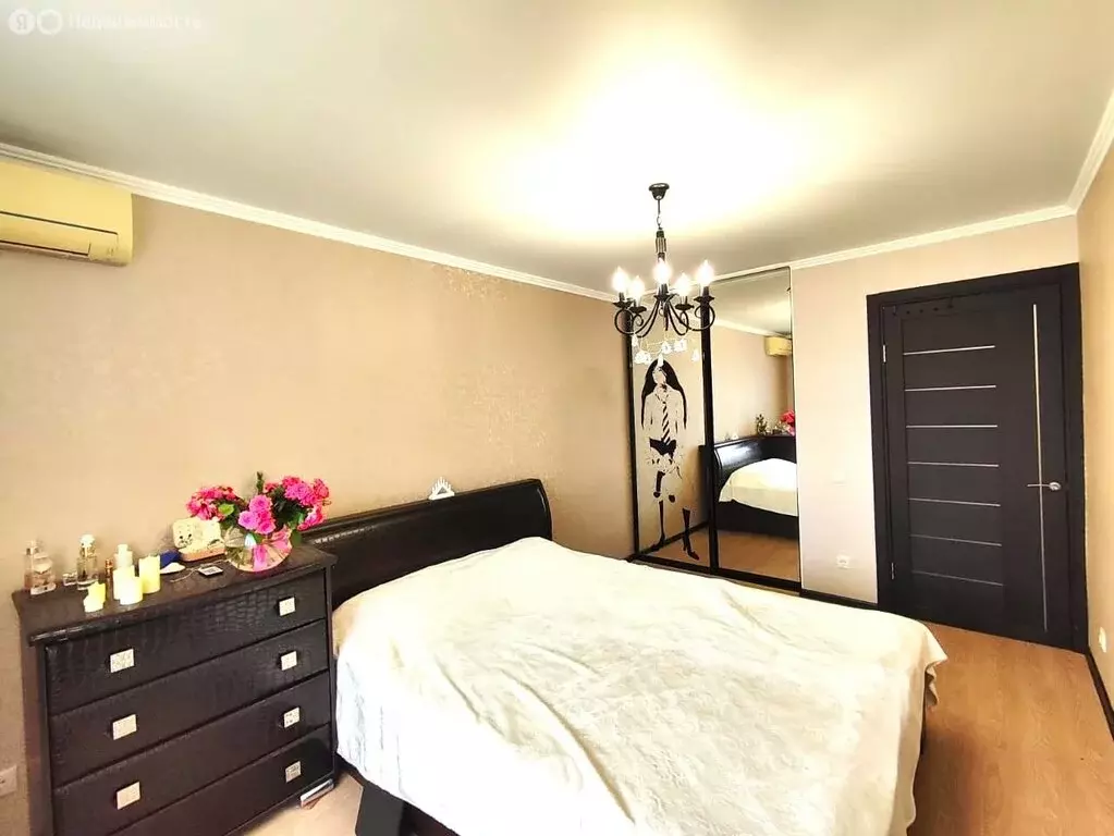 3-комнатная квартира: Апшеронск, улица Комарова, 105 (66 м) - Фото 1