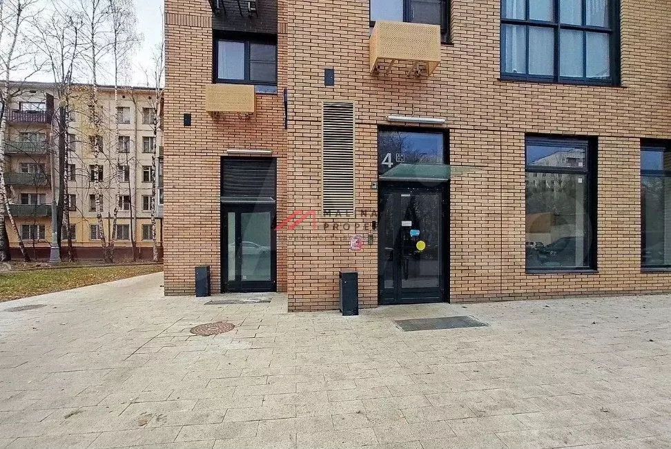 Продажа торгового помещения в новом жилом доме - Фото 1