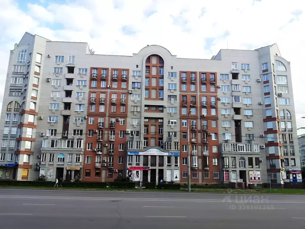 3-к кв. Омская область, Омск ул. Масленникова, 80 (100.0 м) - Фото 1