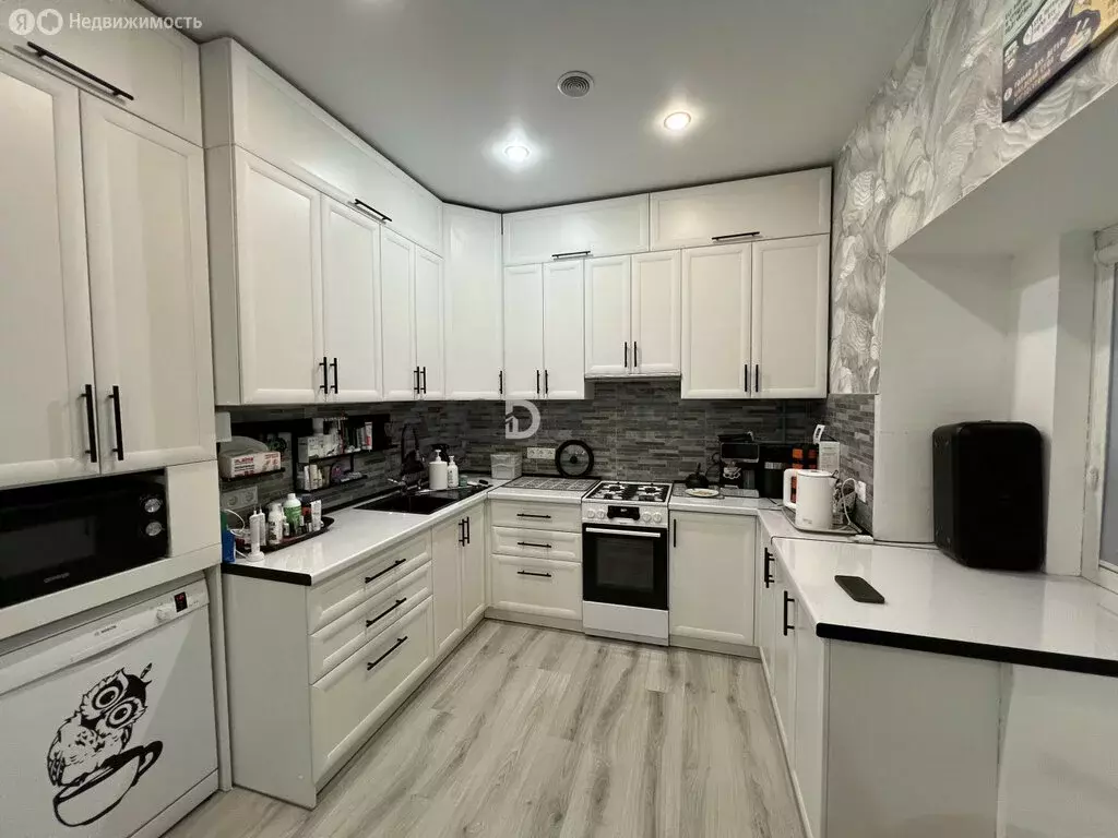 3-комнатная квартира: Сыктывкар, микрорайон Верхний Чов, 70 (91 м) - Фото 1