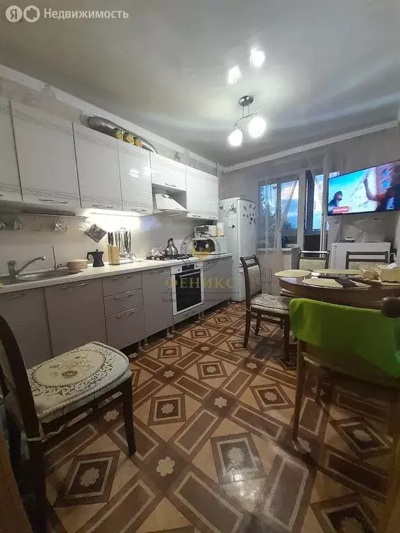 2-комнатная квартира: Строитель, улица Жукова, 17 (63 м) - Фото 2
