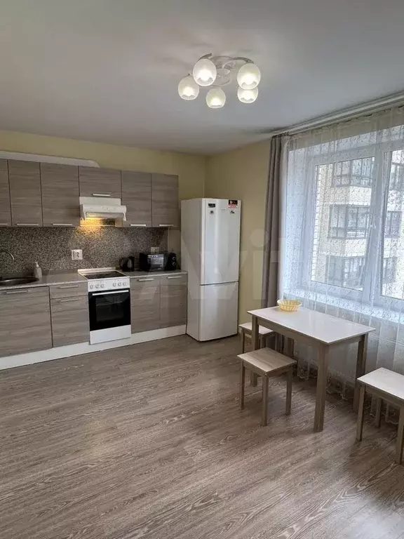 2-к. квартира, 60 м, 9/9 эт. - Фото 0