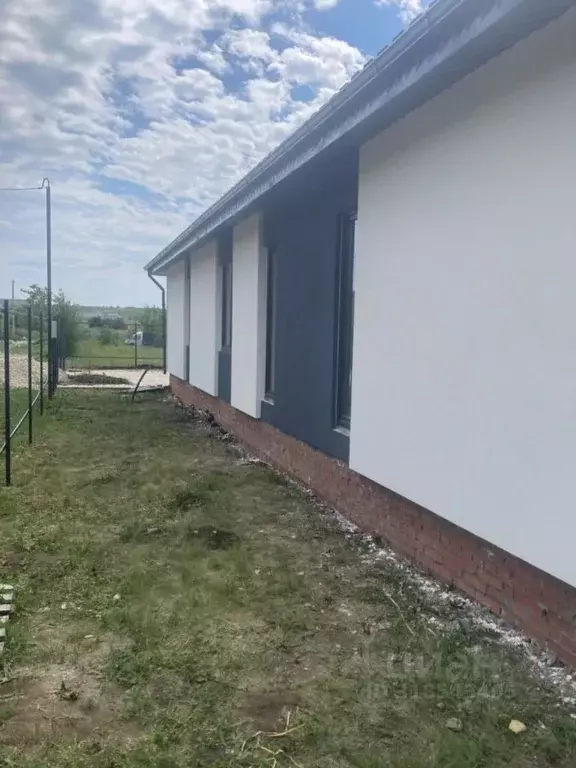 Коттедж в Саратовская область, с. Усть-Курдюм ул. Владимирская (168 м) - Фото 0