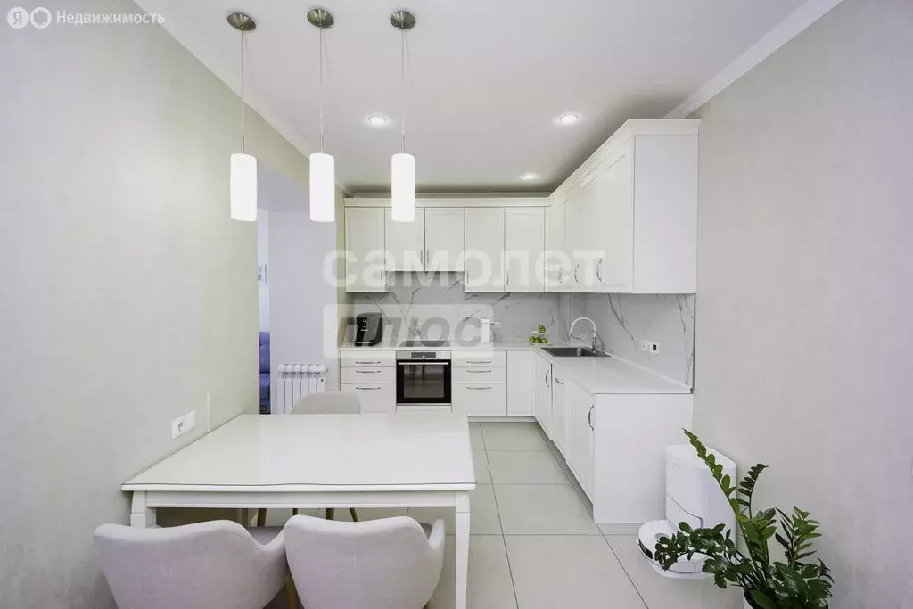 4-комнатная квартира: Омск, улица Волховстроя, 24 (127 м) - Фото 1