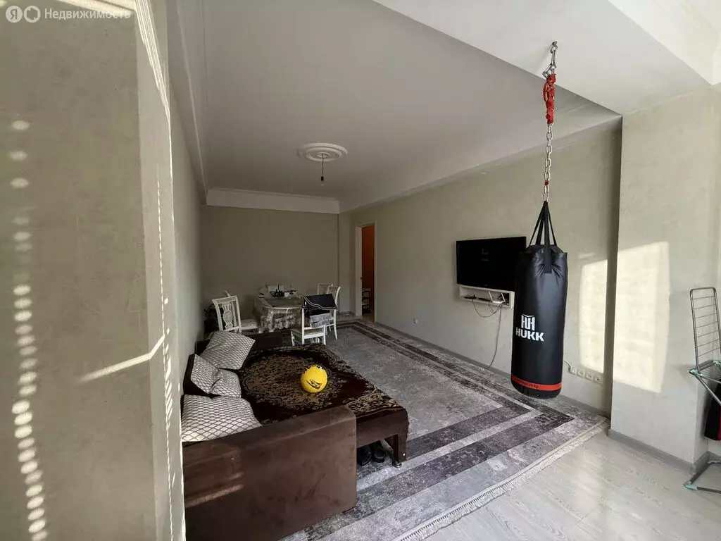 3-комнатная квартира: Махачкала, проспект Амет-хана Султана, 346Д (90 ... - Фото 1