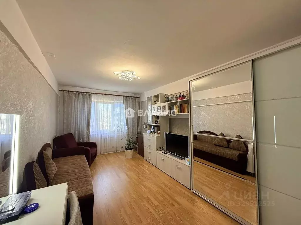 1-к кв. Бурятия, Улан-Удэ Стеклозавод мкр, ул. Силикатная, 5 (30.4 м) - Фото 0