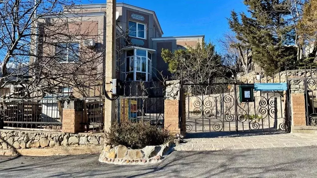 Дом в Крым, Алушта муниципальный округ, с. Верхняя Кутузовка ул. ... - Фото 1