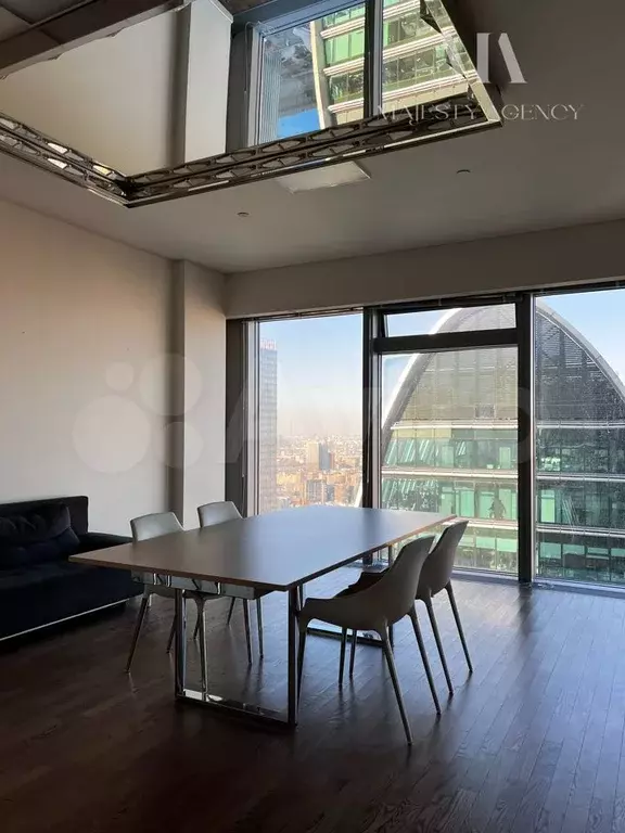 Изолированный офис с панорамным видом, 50 м - Фото 0