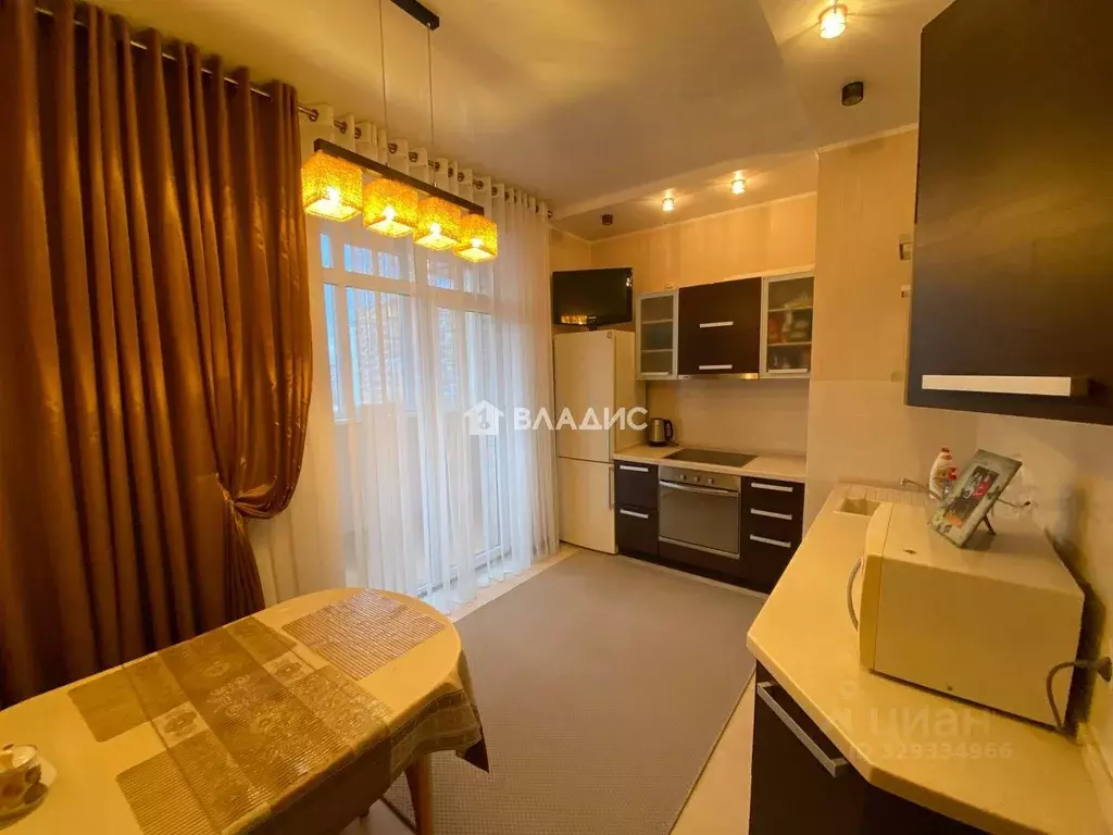 3-к кв. Белгородская область, Белгород ул. Конева, 17 (88.5 м) - Фото 2