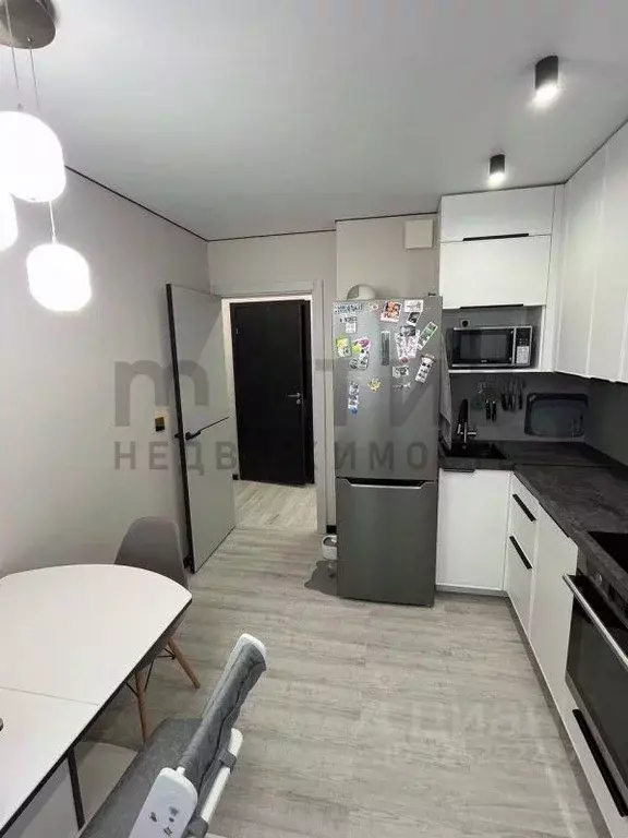 2-к кв. Тюменская область, Тюмень ул. Лесопарковая, 9 (70.0 м) - Фото 2