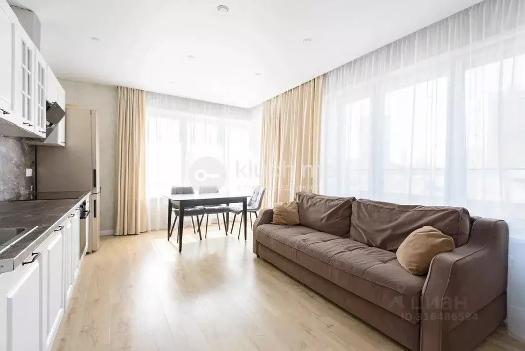 2-к кв. Татарстан, Казань ул. Новаторов, 8А (60.8 м) - Фото 0