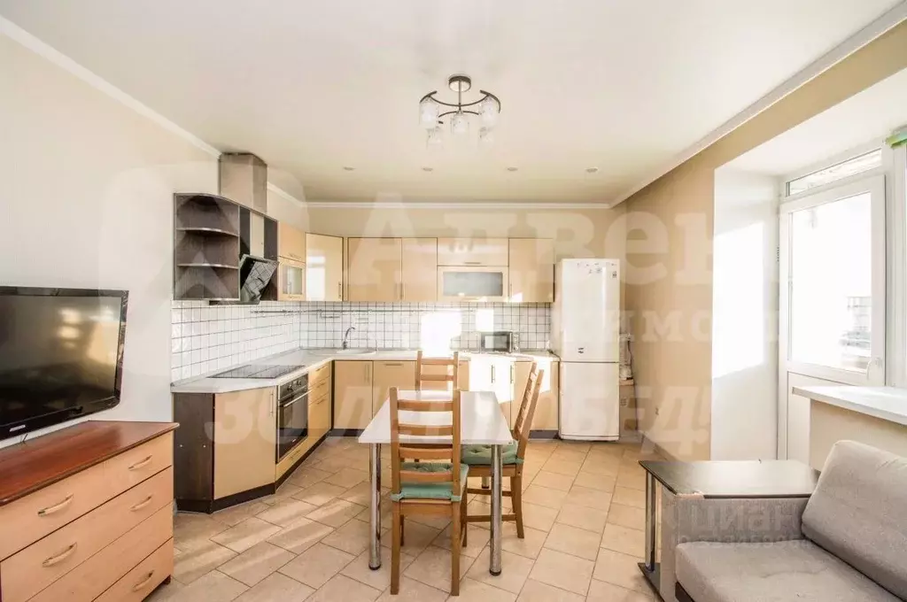 2-к кв. Тюменская область, Тюмень ул. Елизарова, 12 (76.0 м) - Фото 2